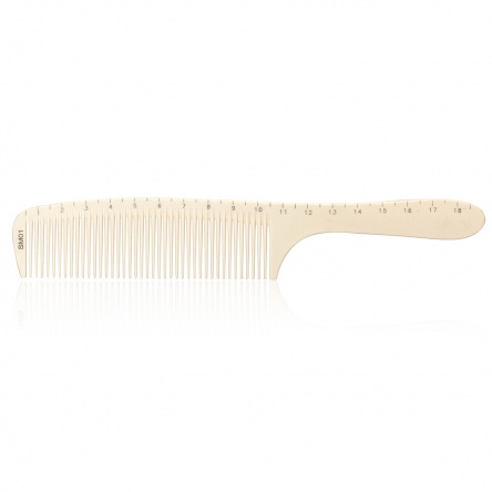 Cutting comb with centimetre markings