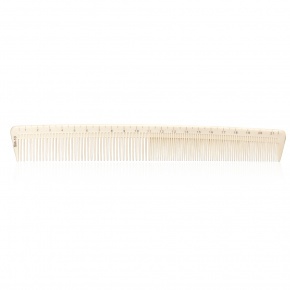 Cutting comb with centimetre markings